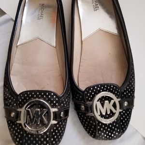 MICHAEL KORS FLATS SIZE 9